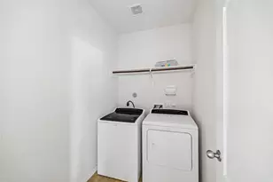 7534 Abbey Point Ln, Houston, TX 77049 - Photo 9