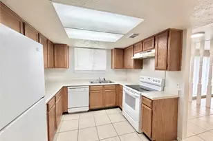 2218 Green Knoll Dr, Houston, TX 77067 - Photo 11