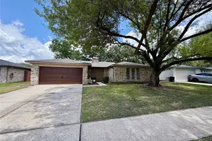 2218 Green Knoll Dr, Houston, TX 77067 - Photo 3