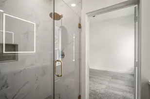 1224 E 23rd St, Houston, TX 77009 - Photo 27