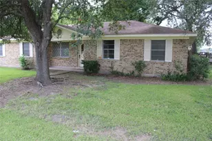 708 1st St, Winnie, TX 77665 - Photo 3