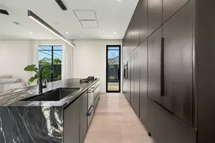 419 W 30th St, Houston, TX 77018 - Photo 11