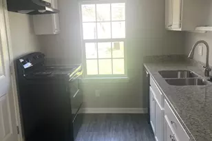 1005 Southampton St, Angleton, TX 77515 - Photo 13