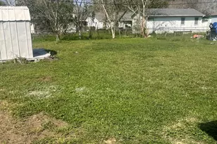 1005 Southampton St, Angleton, TX 77515 - Photo 15