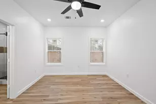 1504 W Blum St, Alvin, TX 77511 - Photo 11