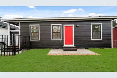 1504 W Blum Street #B, Alvin, TX 77511 - Photo 1