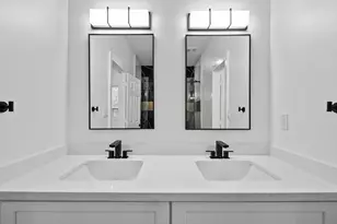 1504 W Blum St, Alvin, TX 77511 - Photo 15