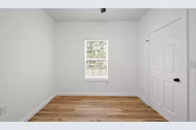 1504 W Blum Street #B, Alvin, TX 77511 - Photo 21