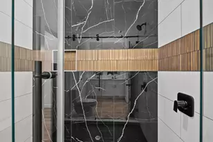 1504 W Blum St, Alvin, TX 77511 - Photo 13