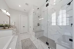 933 Blackshire Ln, Houston, TX 77055 - Photo 13