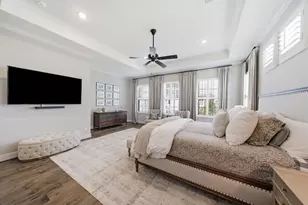 933 Blackshire Ln, Houston, TX 77055 - Photo 9