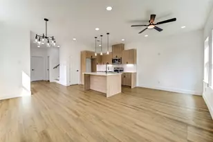 4554 Newberry St, Houston, TX 77051 - Photo 9