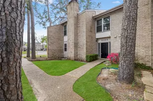 2103 Lake Village Dr, Houston, TX 77339 - Photo 3