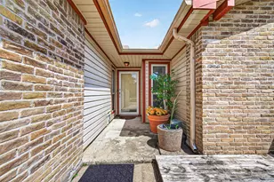 1430 Ashwood Dr, Sugar Land, TX 77498 - Photo 11