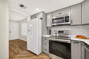 1430 Ashwood Dr, Sugar Land, TX 77498 - Photo 17