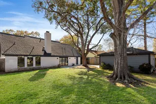 5934 Dumfries Dr, Houston, TX 77096 - Photo 45