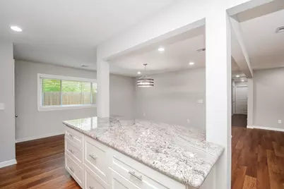 7926 Ridgeview Drive, Houston, TX 77055 - Photo 9