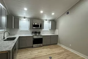 8223 Wallis St, Fulshear, TX 77441 - Photo 11