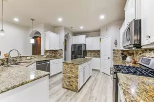 8927 Alcina Dr, Tomball, TX 77375 - Photo 9