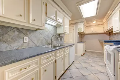 1206 Country Place Drive, Houston, TX 77079 - Photo 17