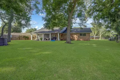 109 Southern Oaks Drive, Lake Jackson, TX 77566 - Photo 31