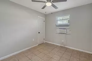 4718 Carmen St, Houston, TX 77033 - Photo 7