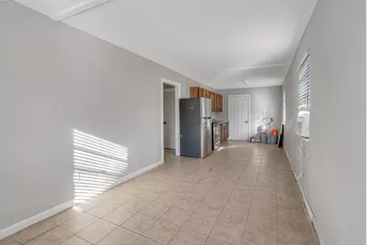 4718 Carmen Street #B, Houston, TX 77033 - Photo 13