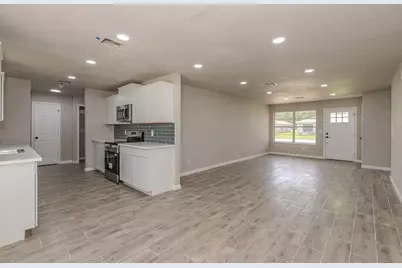 3828 Anderson Villa, Orange, TX 77630 - Photo 1