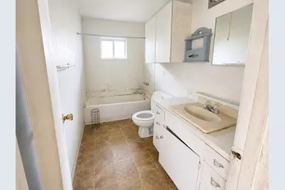 905 E Columbus Drive, Wharton, TX 77488 - Photo 7