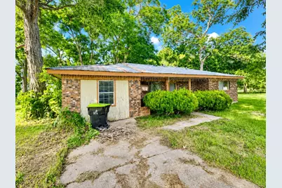 905 E Columbus Drive, Wharton, TX 77488 - Photo 1
