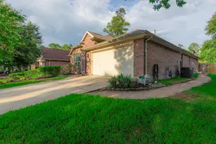 10 Delphinium Pl, The Woodlands, TX 77382 - Photo 3