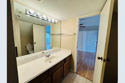 3100 Walnut Bend Lane #324, Houston, TX 77042 - Photo 13