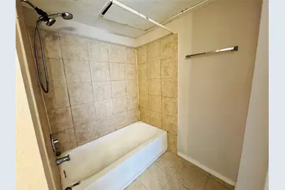 3100 Walnut Bend Lane #324, Houston, TX 77042 - Photo 13