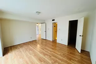 3100 Walnut Bend Ln, Houston, TX 77042 - Photo 9