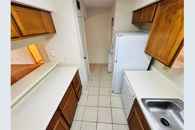 3100 Walnut Bend Lane #324, Houston, TX 77042 - Photo 7