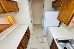 3100 Walnut Bend Ln, Houston, TX 77042 - Photo 7