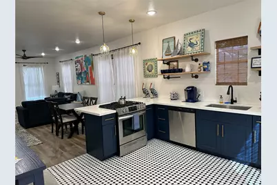 4009 Avenue L, Galveston, TX 77550 - Photo 5