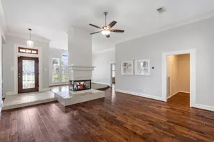 1007 Oakland Ct, Sugar Land, TX 77498 - Photo 7