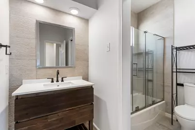 1007 Oakland Court, Sugar Land, TX 77498 - Photo 23