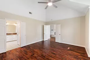 1007 Oakland Ct, Sugar Land, TX 77498 - Photo 17