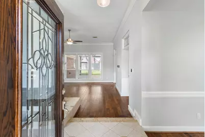 1007 Oakland Court, Sugar Land, TX 77498 - Photo 3