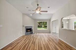 22 Highland St, Texas City, TX 77591 - Photo 7
