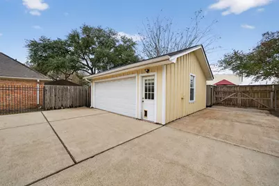 1319 Saxony Lane, Houston, TX 77058 - Photo 35