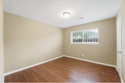 4122 Regency Drive, Houston, TX 77045 - Photo 11