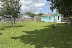 1714 N Avenue Q, Freeport, TX 77541 - Photo 17