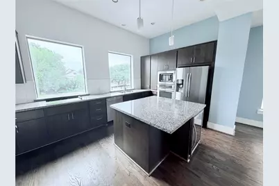 2913 Leeland Street, Houston, TX 77003 - Photo 9