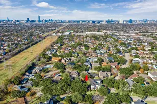 4106 Aberdeen Way, Houston, TX 77025 - Photo 9