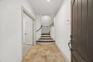 903 Asbury St, Houston, TX 77007 - Photo 3