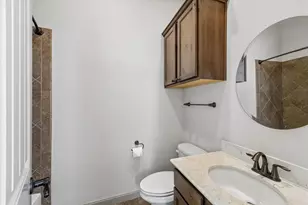 903 Asbury St, Houston, TX 77007 - Photo 17