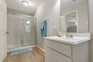 46 E Hobbit Glen Dr, Conroe, TX 77384 - Photo 7